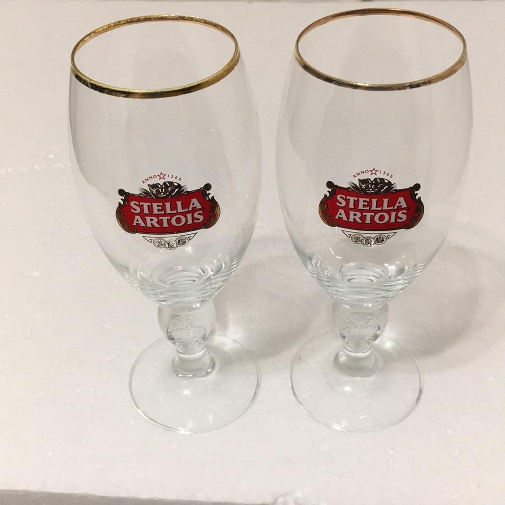 NWOT SET OF TWO STELLA ARTOIS GOLD RIMMED BEER GLASSES